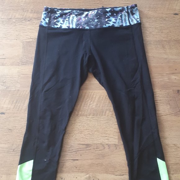 SOLD- Lululemon Pace Rival Crop-size 8 - Picture 2 of 5